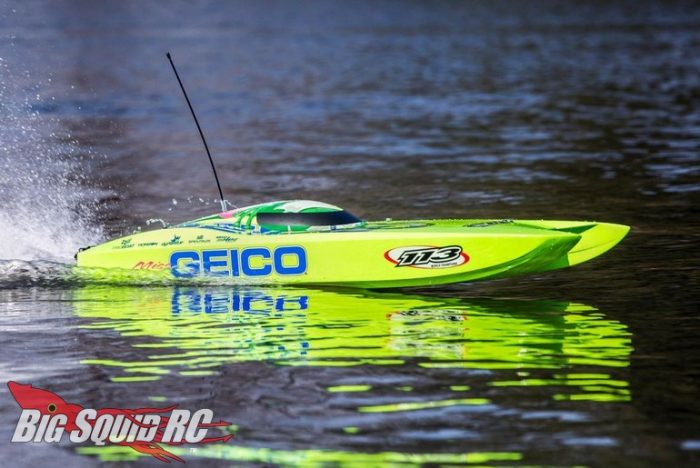 pro boat miss geico 29 v3 brushless catamaran rtr