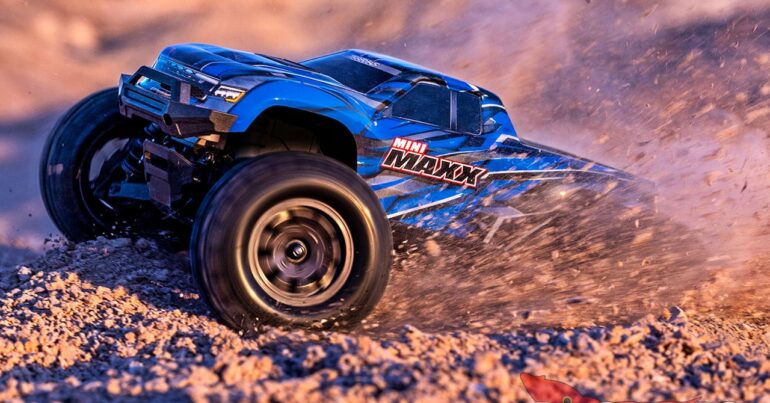 Traxxas Mini Maxx 4WD Monster Truck RTR